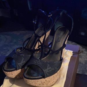 Louis Vuitton, black denim monogram open toed ankle strap gold buckle. Size 37.5